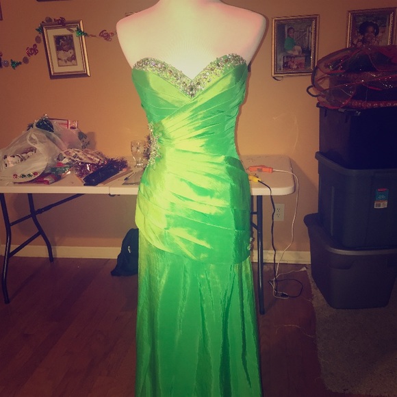 Night Moves Dresses & Skirts - Long Apple Green Night Moves Homecoming Dress